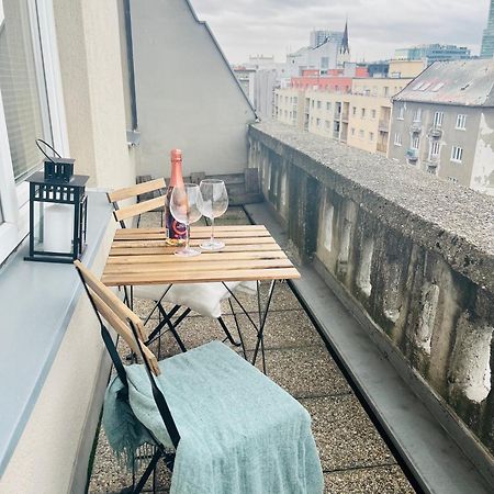 Ferienwohnung Charming Studio In The Old Town Pressburg Exterior foto