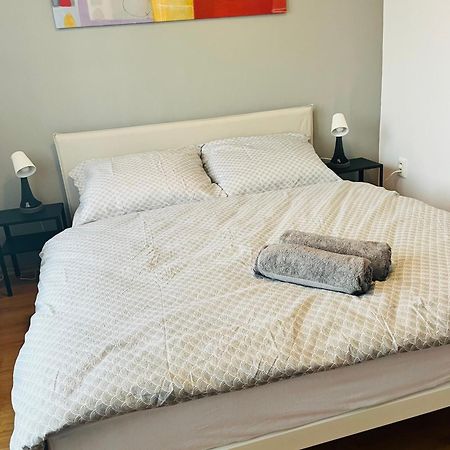 Ferienwohnung Charming Studio In The Old Town Pressburg Exterior foto